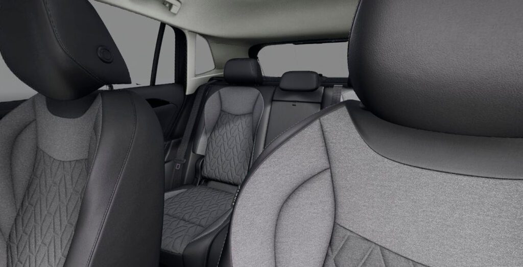 Volkswagen-Tiguan-Life-2.0-TDI-DSG-interior-trasera.jpg