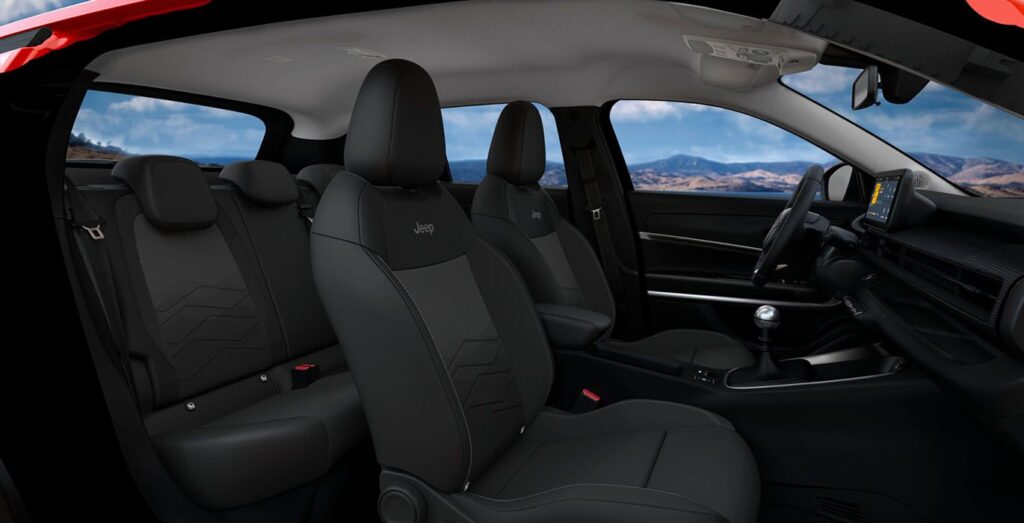 JEEP-AVENGER-1.2-G-1.2-ALTITUDE-74kw-100CV-interior-trasera.jpg