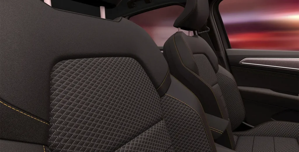 RENAULT-Arkana-Techno-E-Tech-Full-Hybrid-interior-delantera-II.webp
