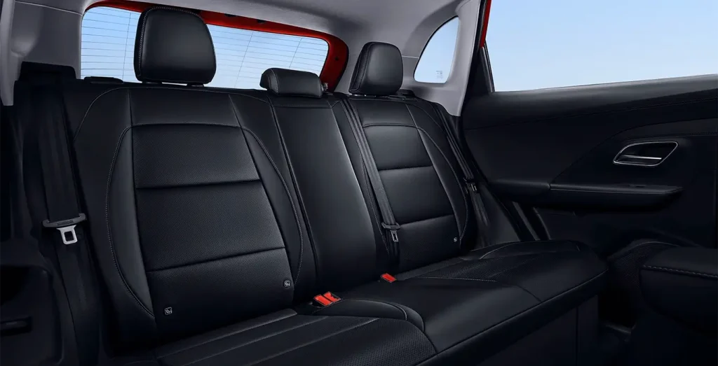 MG-ZS-HYBRID-Luxury-interior-trasera-1.webp