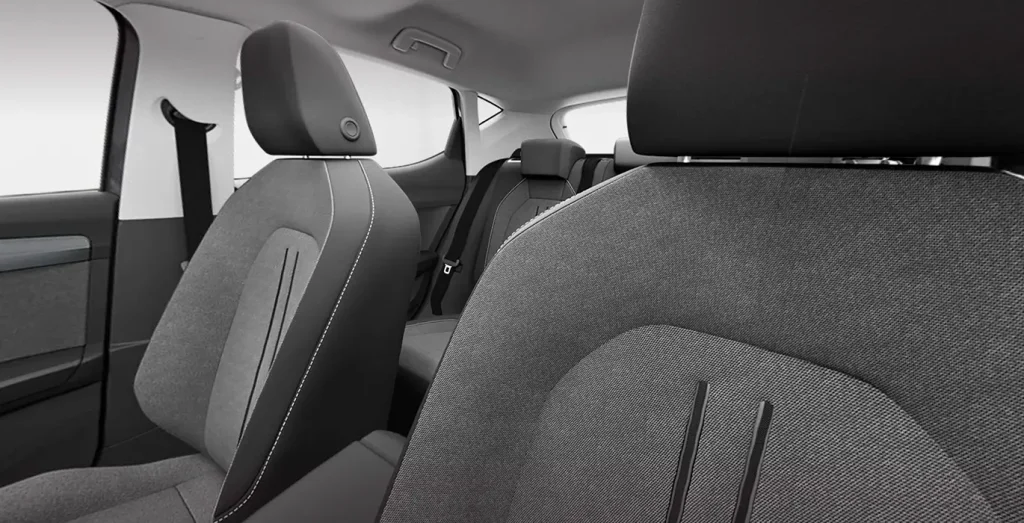 Seat-Leon-5P-2.0-TDI-StartStop-Style-XL-interior-trasera.webp