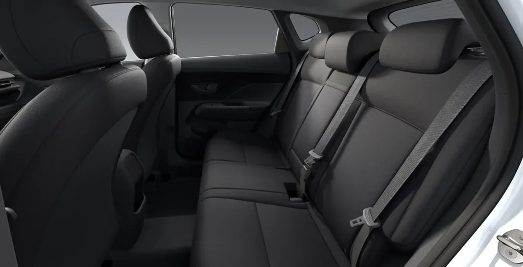 Hyundai-Kona-HEV-Maxx-138CV-interior-trasera-1.webp